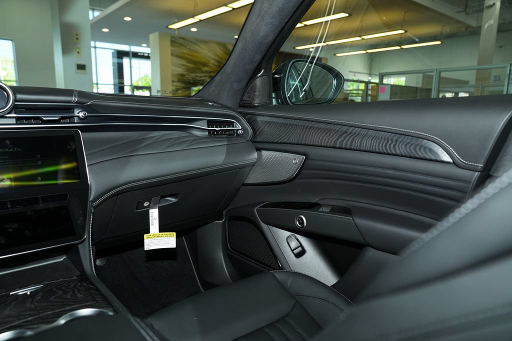 Used 2025 Maserati Grecale GT AWD/4WD image 44