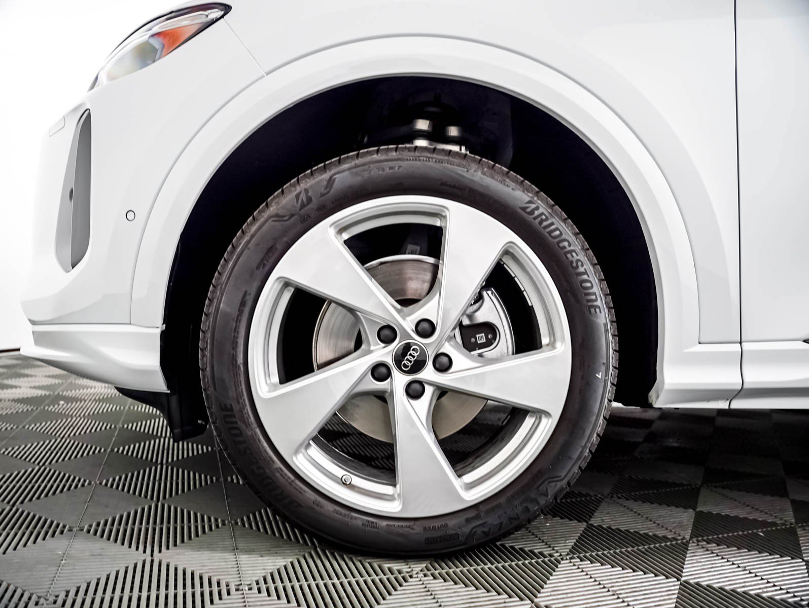 Certified 2026 Audi Q5 Premium AWD/4WD image 4