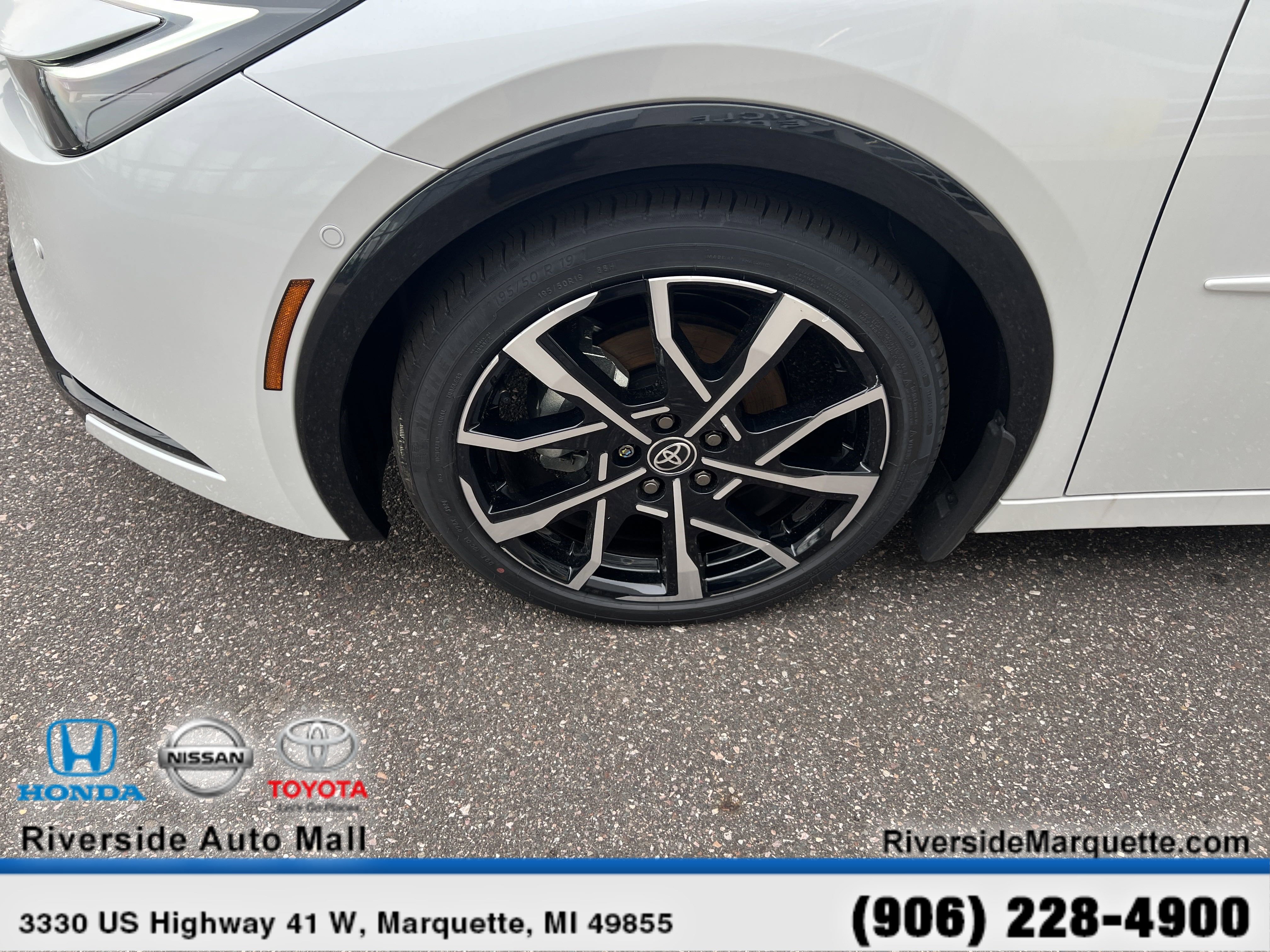 Used 2024 Toyota Prius Prime Premium w/ Advanced Technology Package image 11