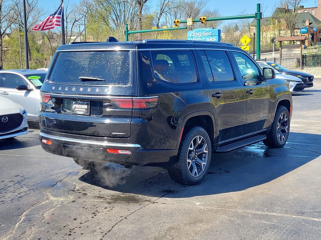 Used 2024 Jeep Wagoneer Series III w/ Flexible Seating Group image 3