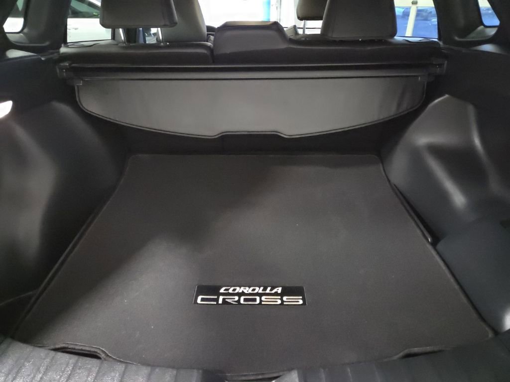 Used 2025 Toyota Corolla Cross AWD Hybrid w/ Convenience Package image 15