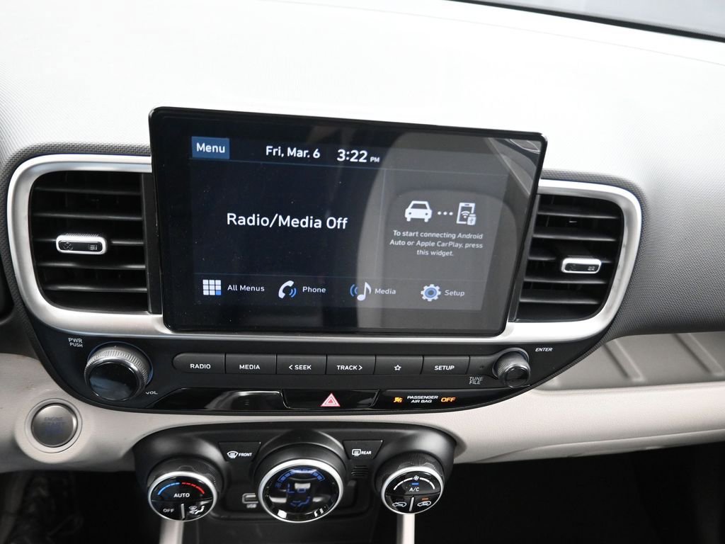 Used 2025 Hyundai Venue SEL image 8