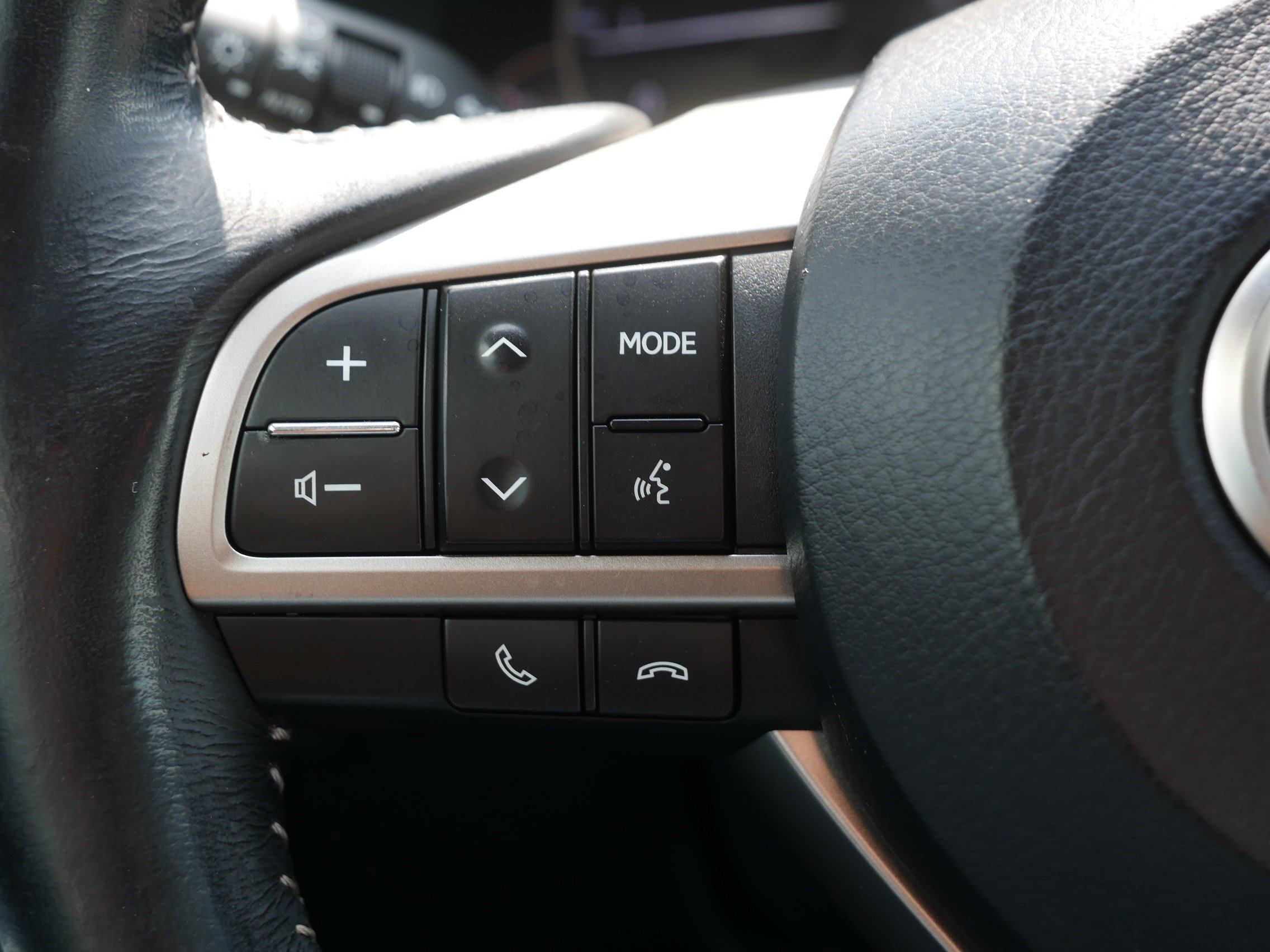 Used 2016 Lexus ES 350 w/ Luxury Package w/Wood Trim FWD image 31