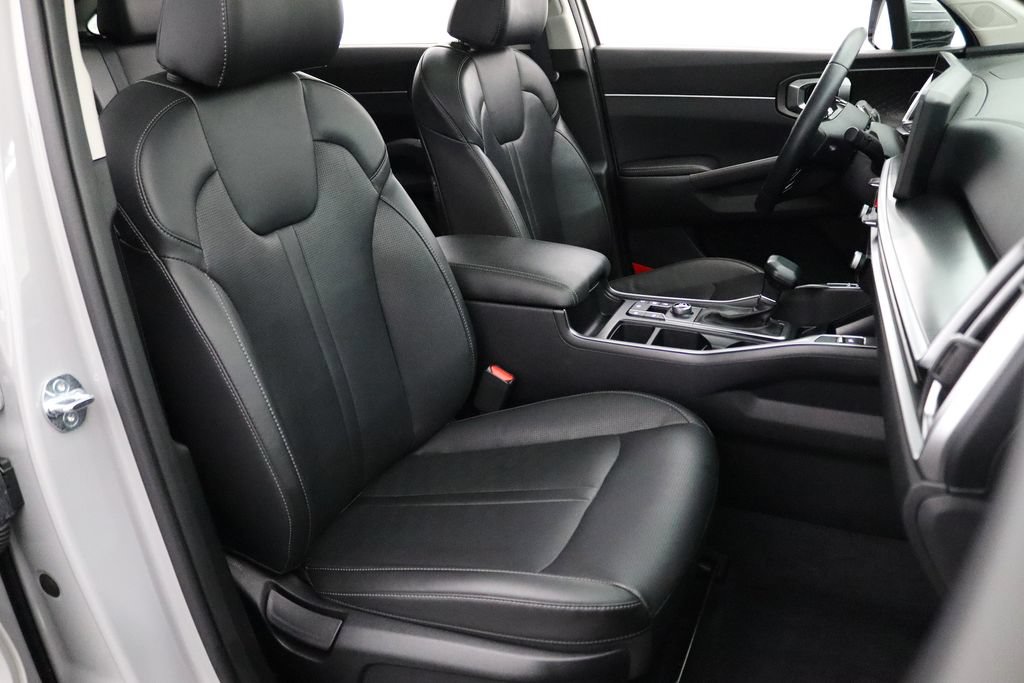 Used 2024 Kia Sorento S w/ Panoramic Sunroof Package FWD image 13