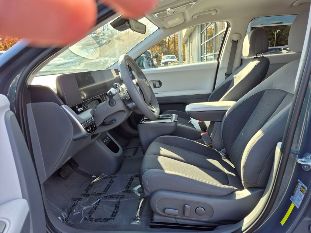 Used 2025 Hyundai Ioniq 5 SE image 2