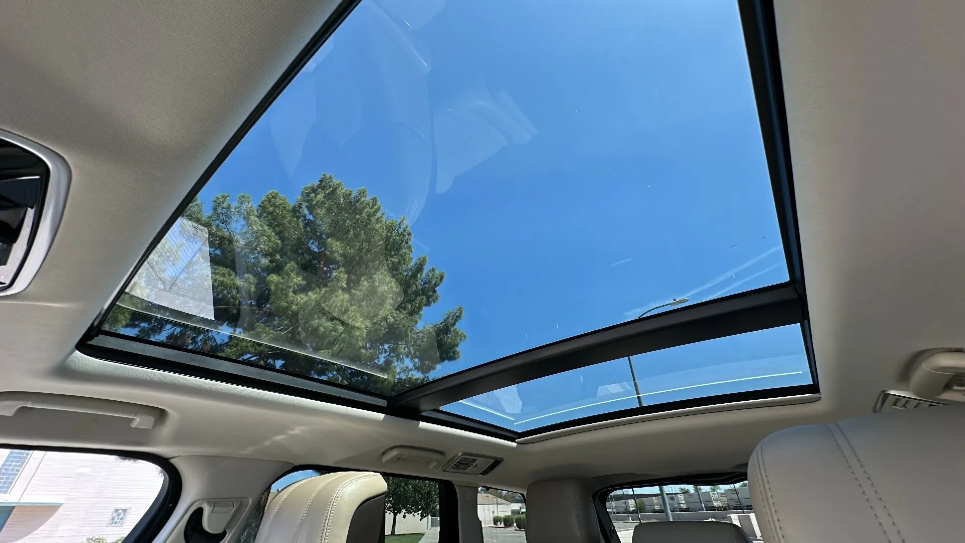 Used 2019 Land Rover Range Rover Sport HSE AWD/4WD image 16