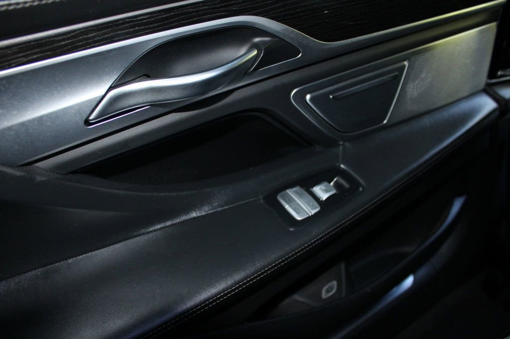Used 2018 BMW 750i image 29