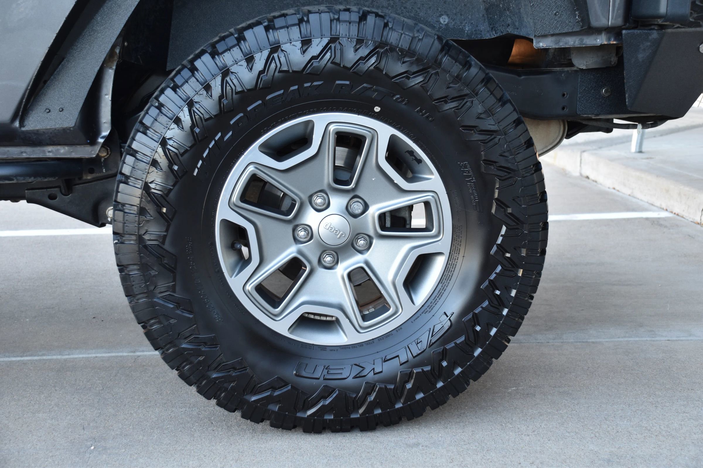Used 2016 Jeep Wrangler Rubicon AWD/4WD image 41