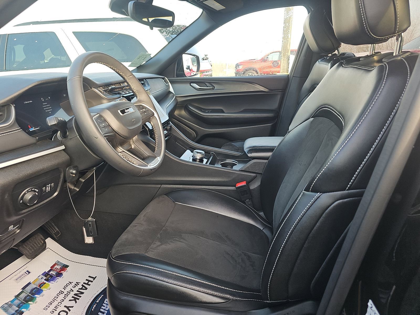 Used 2024 Jeep Grand Cherokee L Altitude image 3