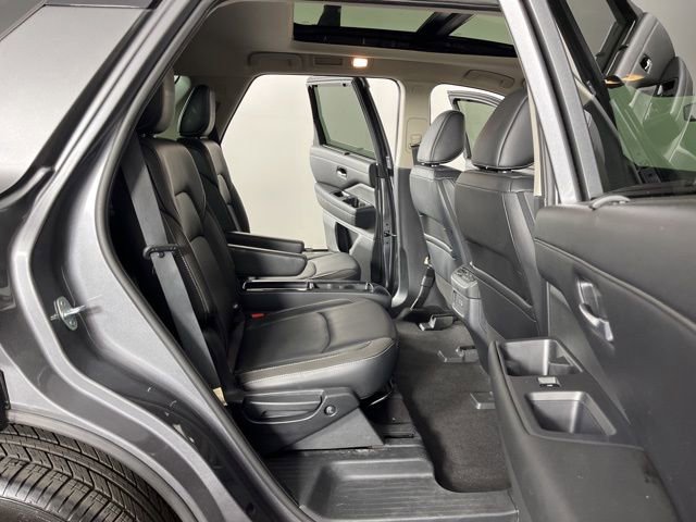 Used 2023 Nissan Pathfinder SL w/ SL Premium Package AWD/4WD image 49