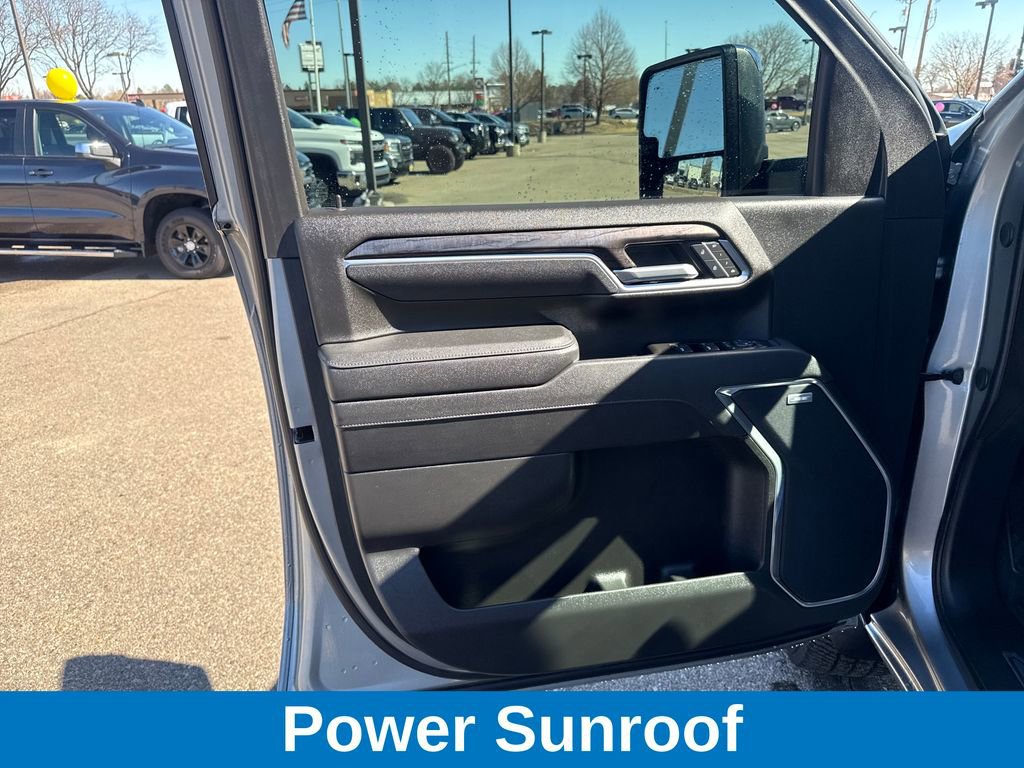 Used 2025 Chevrolet Silverado 2500 LTZ w/ LTZ Premium Package image 11