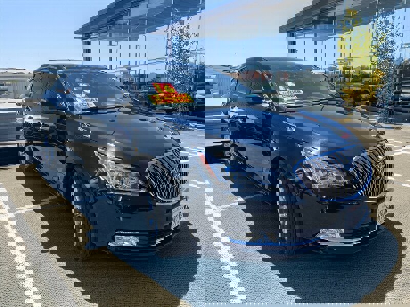 Used 2016 Buick LaCrosse image 1