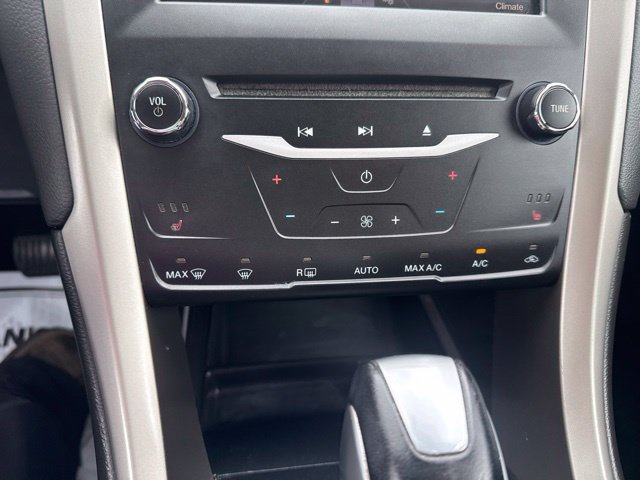Used 2013 Ford Fusion SE FWD image 23