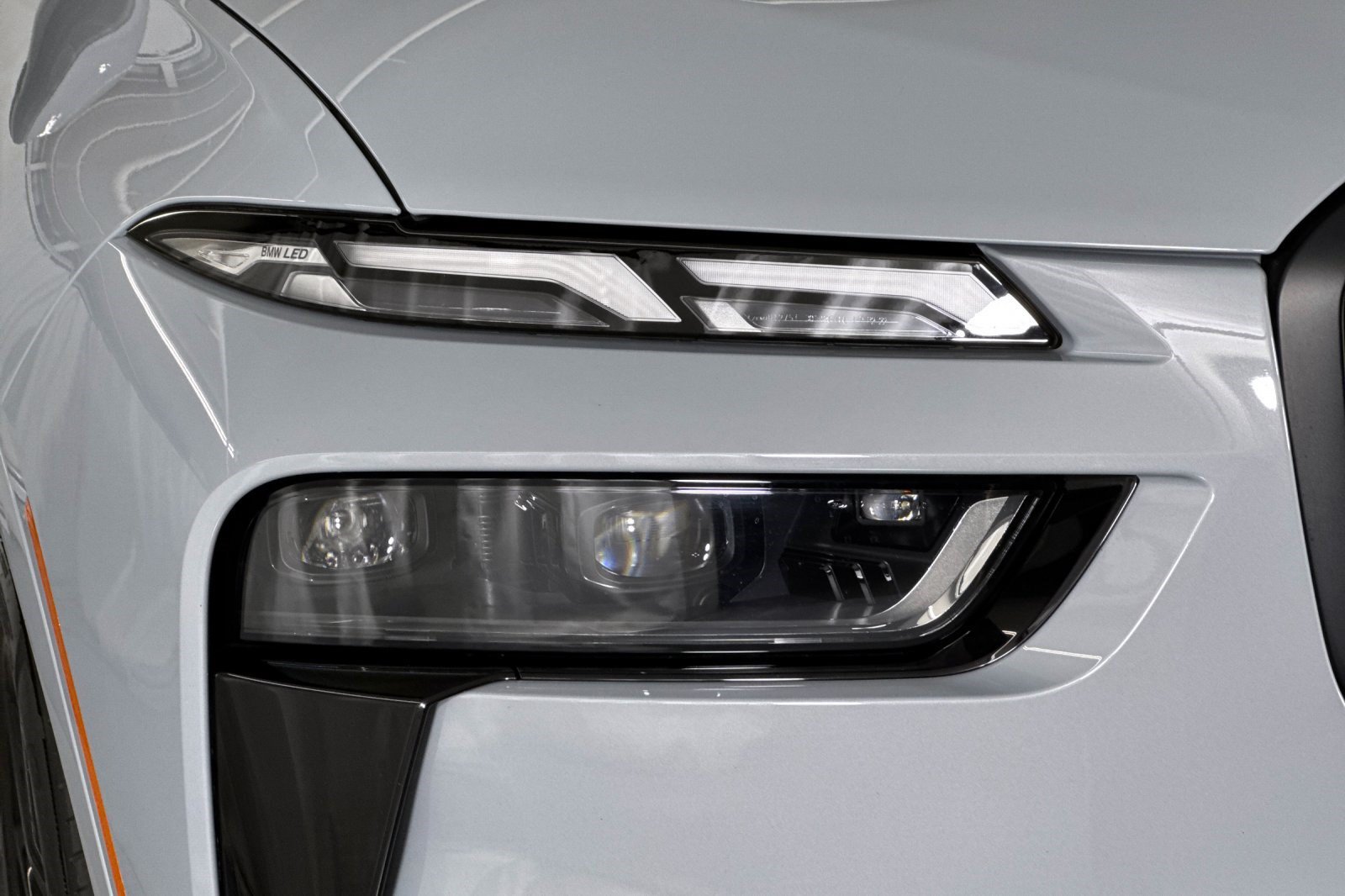 Used 2024 BMW X7 xDrive40i w/ M Sport Package AWD/4WD image 11