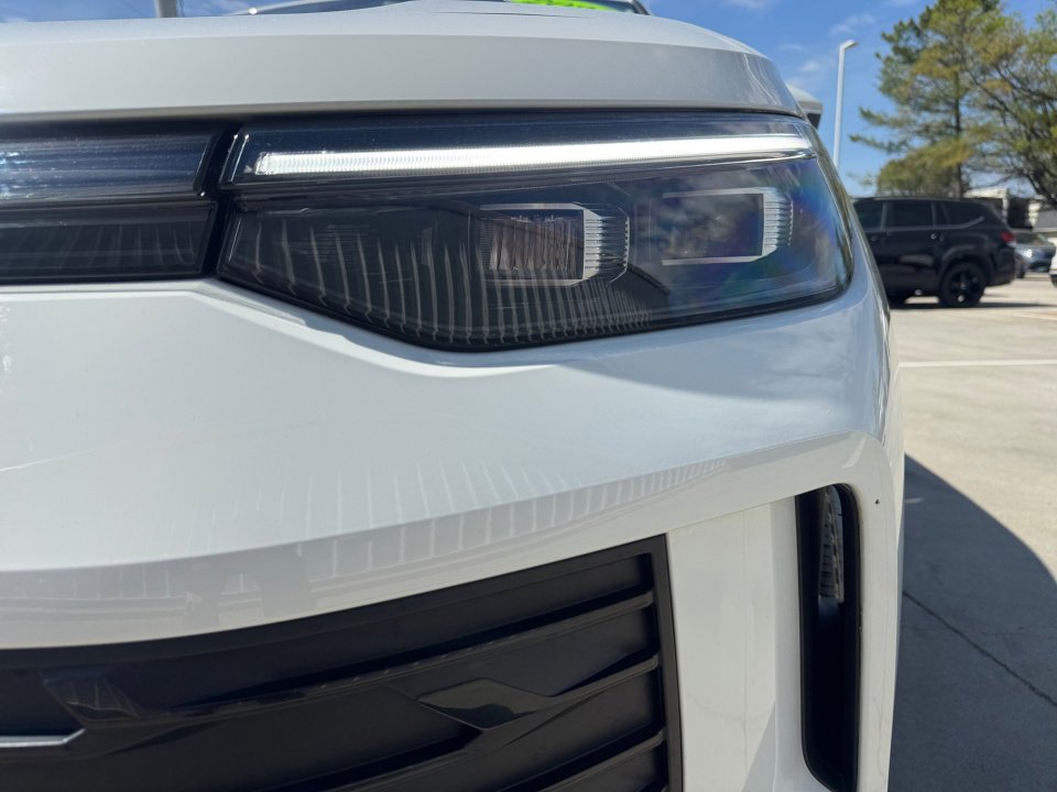 Used 2025 Volkswagen Tiguan SE image 30