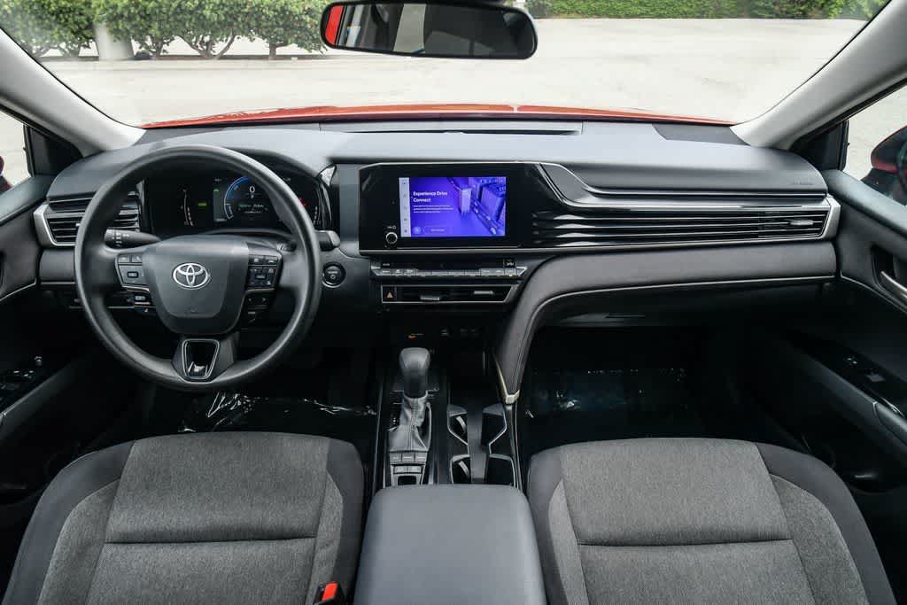 Used 2025 Toyota Camry LE FWD image 14