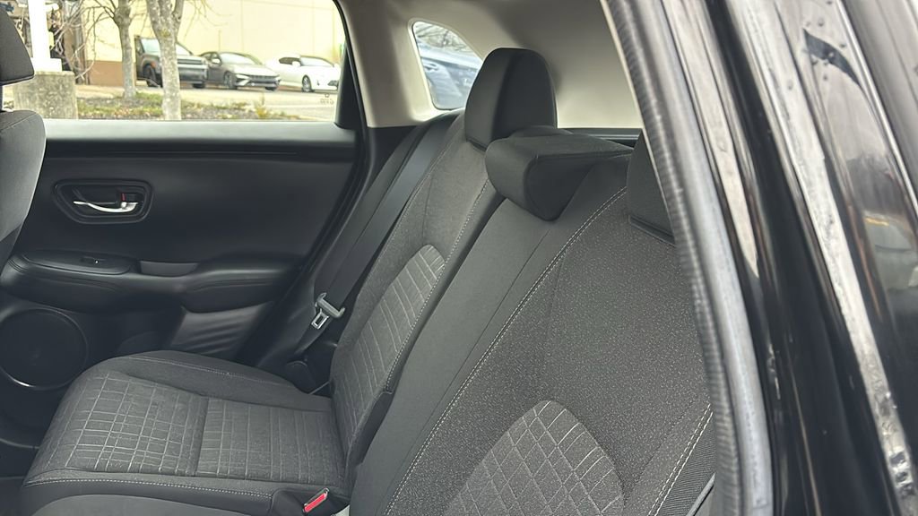 Used 2023 Honda HR-V LX image 30