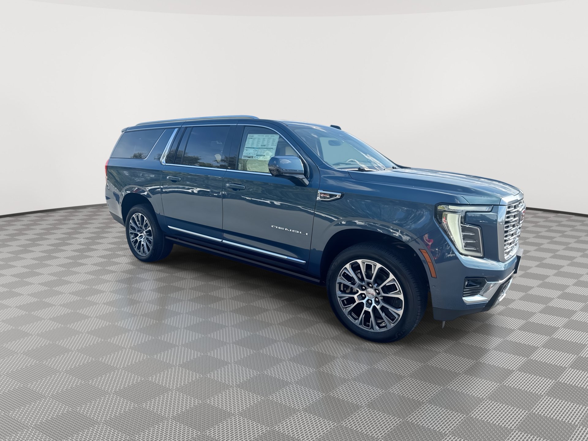 New 2026 GMC Yukon XL Denali w/ Denali Reserve Package AWD/4WD image 2