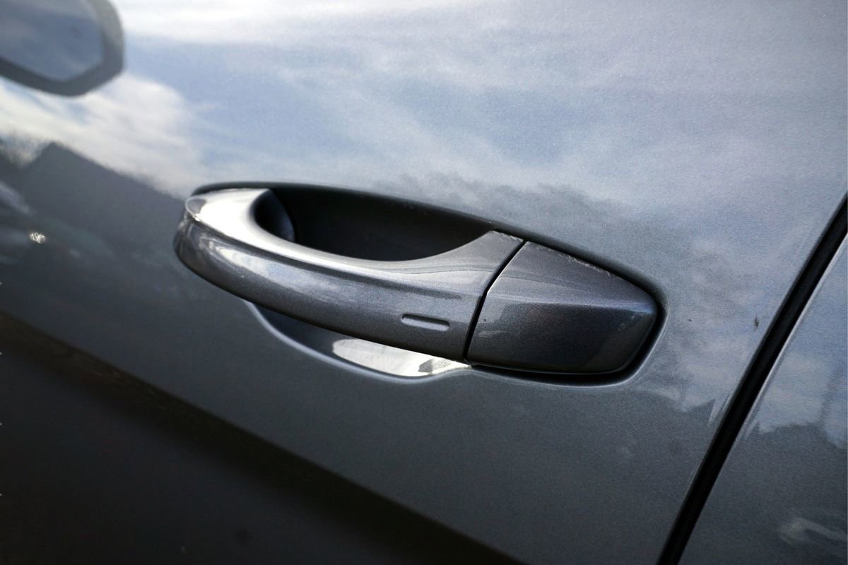 Used 2020 Volkswagen Atlas Cross Sport SE w/ Towing Package image 14