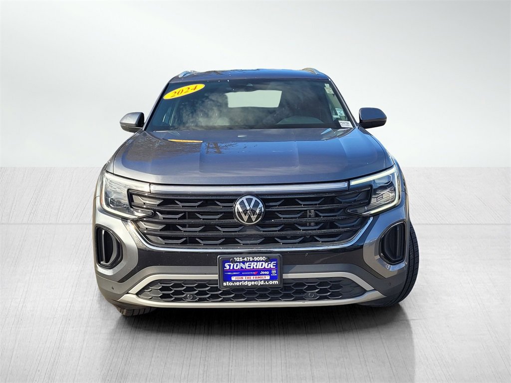 Used 2024 Volkswagen Atlas Cross Sport SE image 2