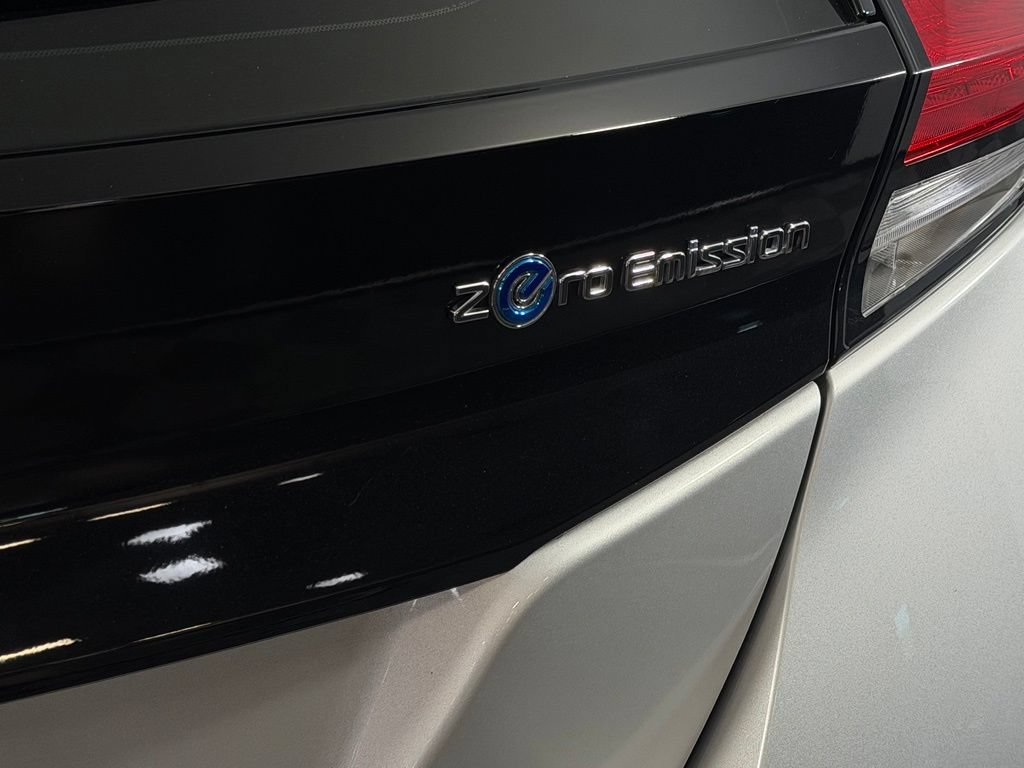 Used 2022 Nissan Leaf SV FWD image 15