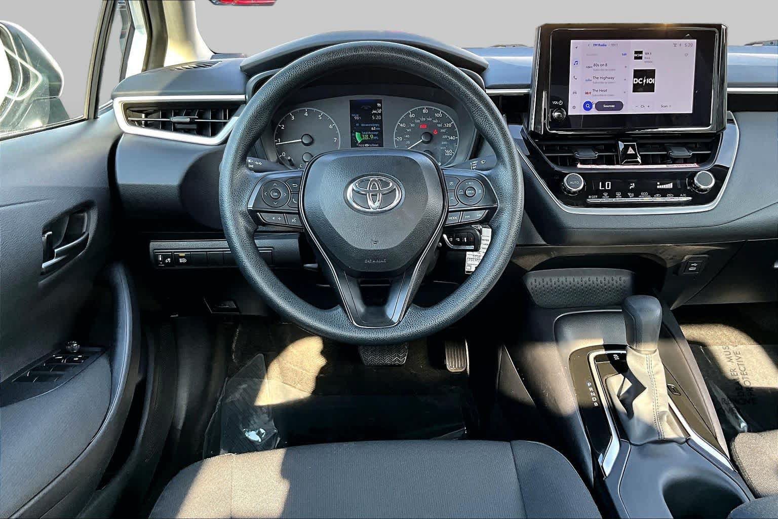 Used 2025 Toyota Corolla LE FWD image 6