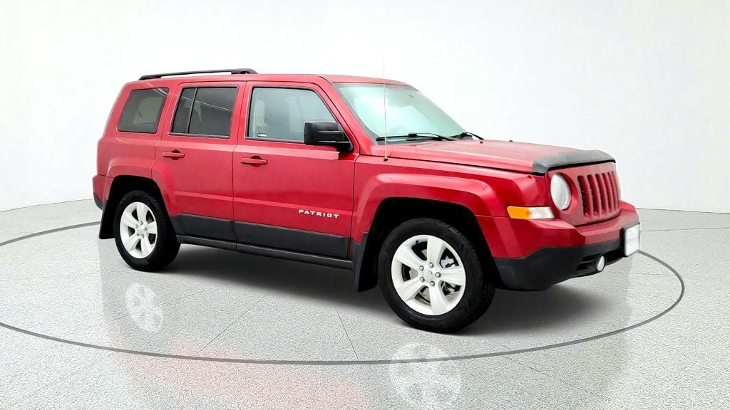 Used 2017 Jeep Patriot Latitude FWD image 3