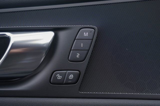 New 2026 Volvo XC60 B5 Plus w/ Protection Package Premier image 38