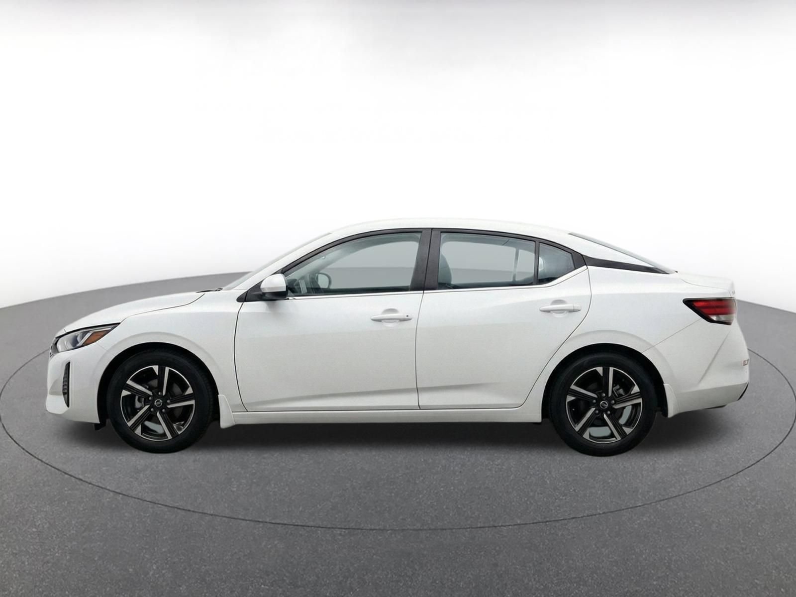 Used 2025 Nissan Sentra SV FWD image 4