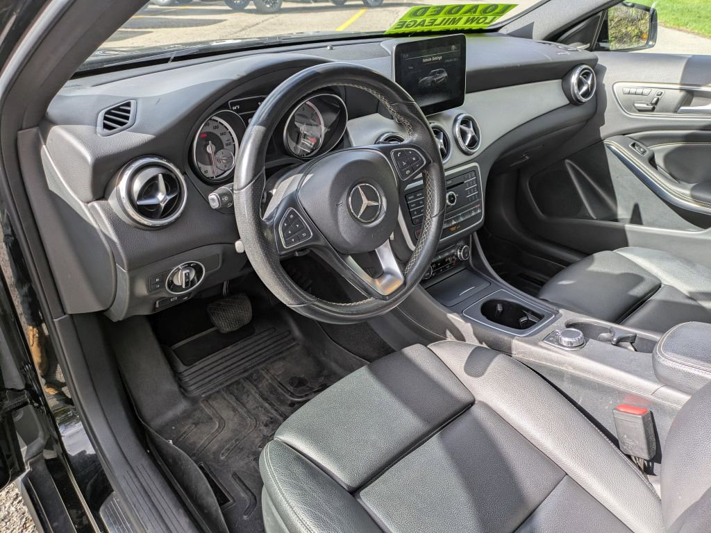 Used 2017 Mercedes-Benz GLA 250 4MATIC image 11