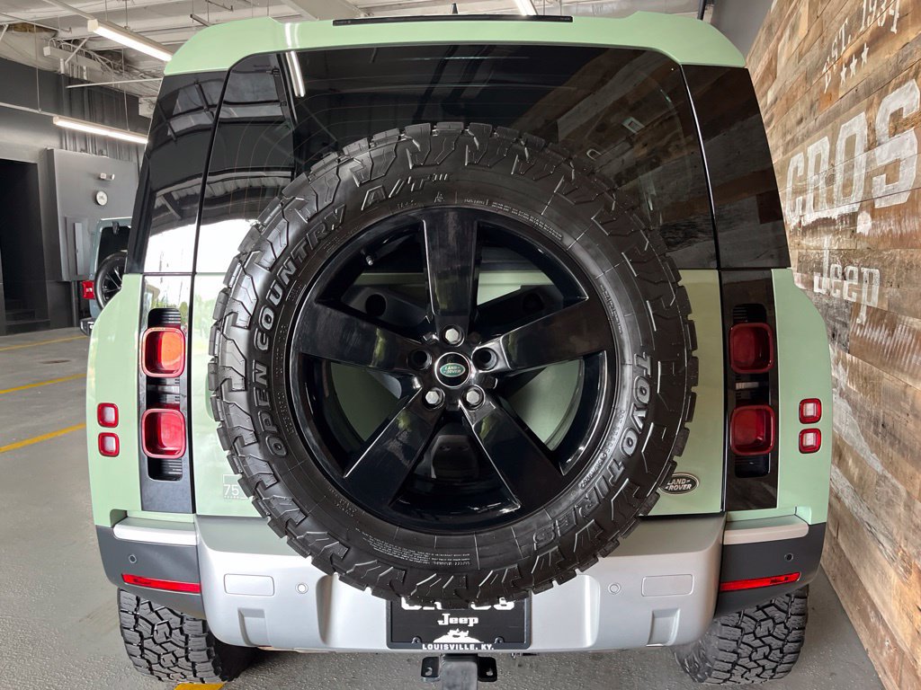 Used 2023 Land Rover Defender 110 75th Limited Edition AWD/4WD image 39