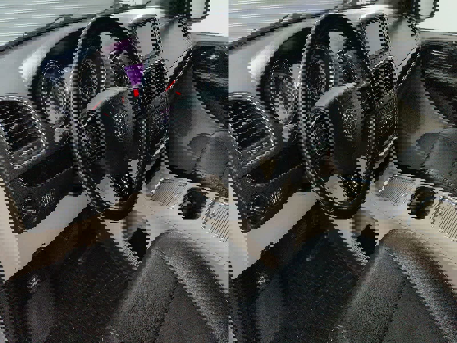 Used 2019 Dodge Grand Caravan SXT w/ Driver Convenience Group image 2