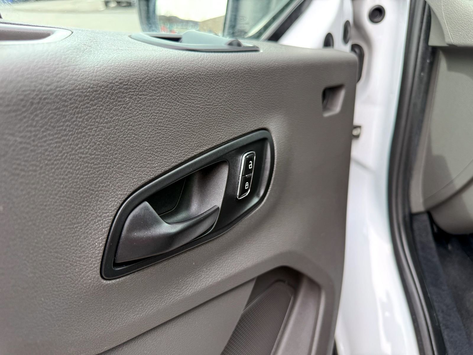 Used 2023 Ford Transit 350 XLT image 30