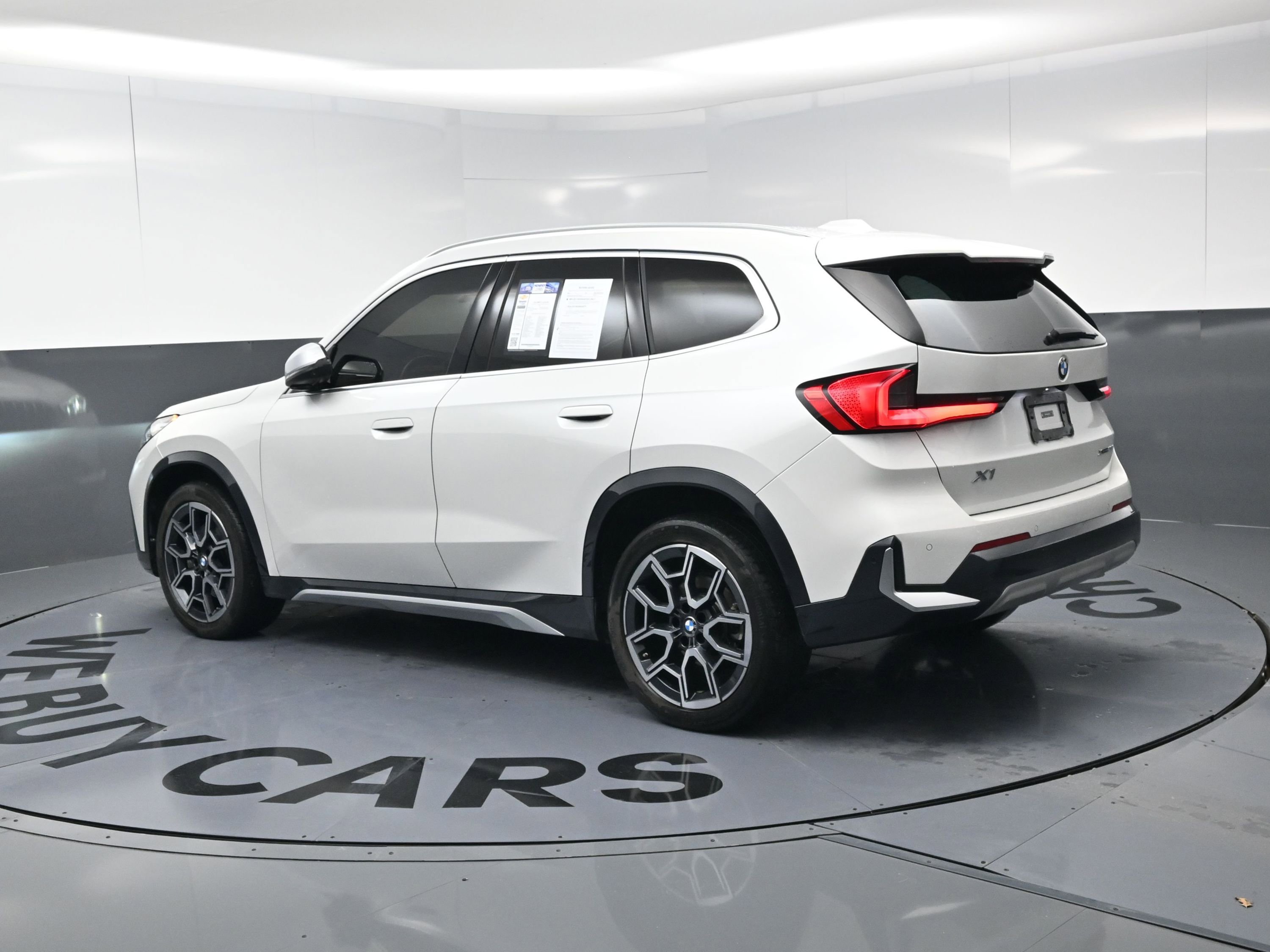 Used 2023 BMW X1 xDrive28i w/ Premium Package image 19