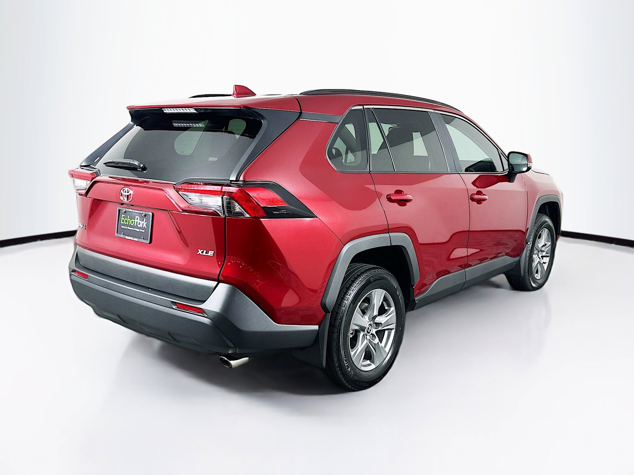 Used 2025 Toyota RAV4 XLE w/ Convenience Package FWD image 9