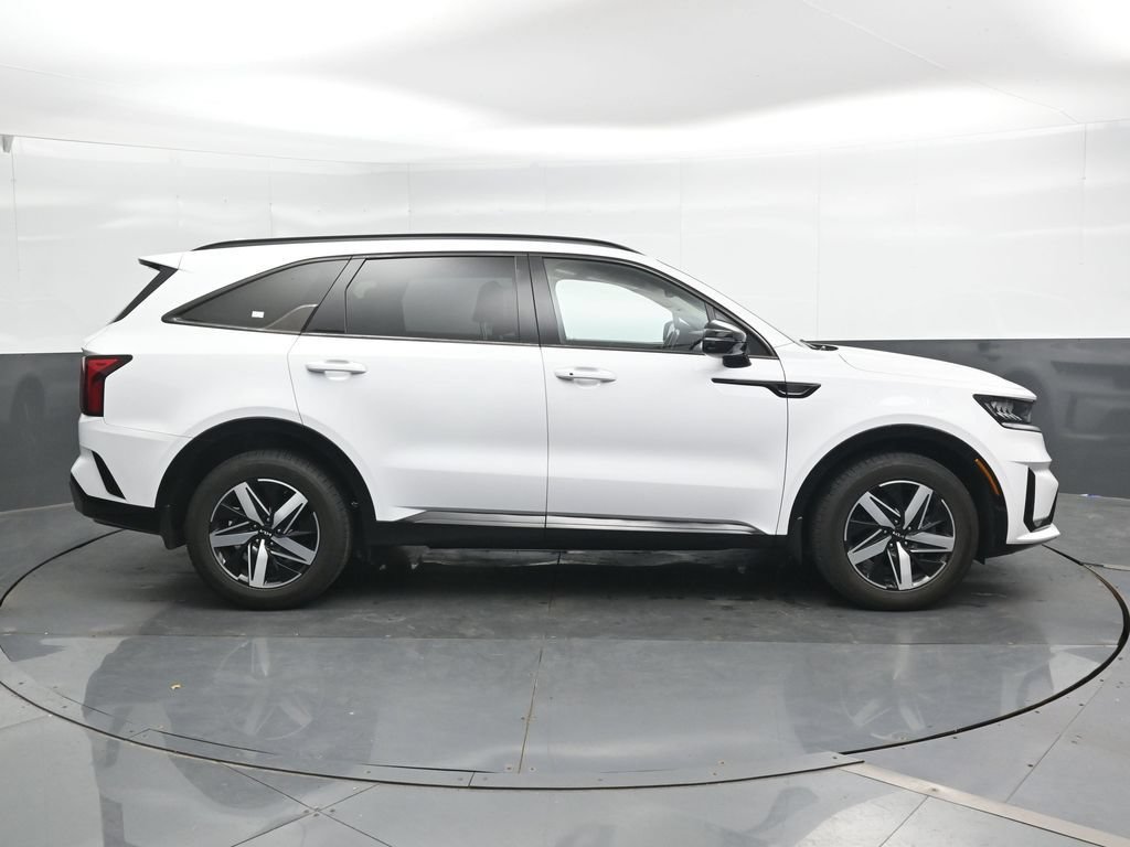 Used 2022 Kia Sorento S FWD image 4