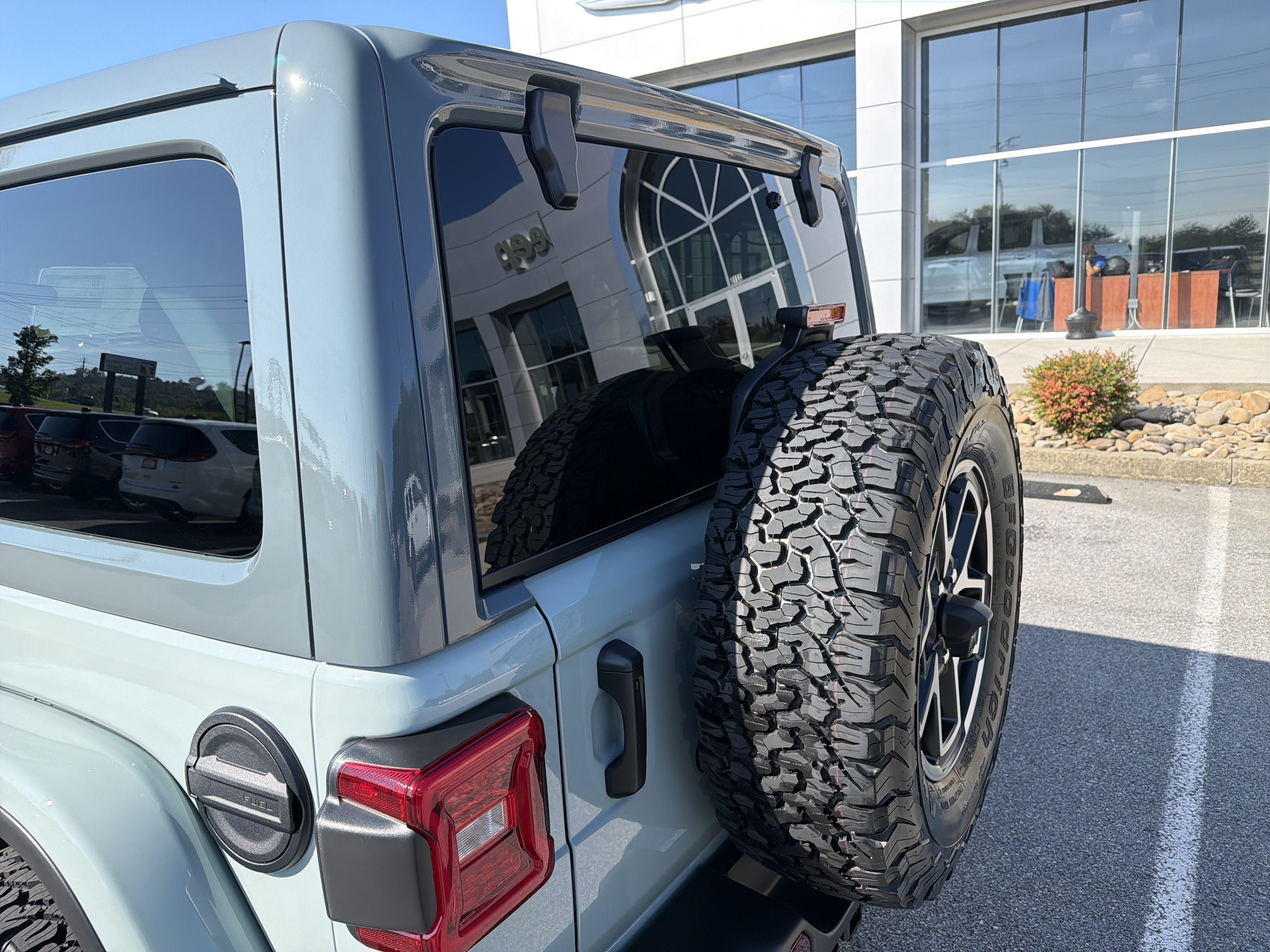 New 2026 Jeep Wrangler Unlimited Rubicon w/ Rockslide Package AWD/4WD image 23