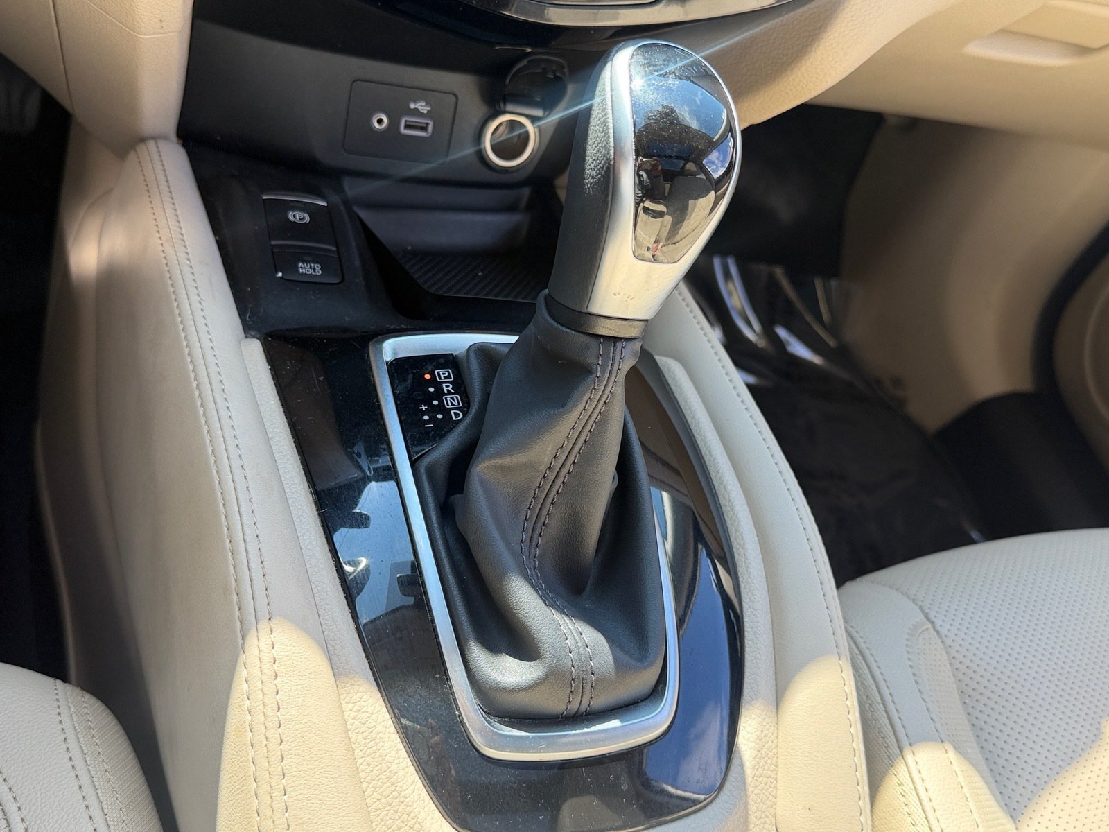Used 2019 Nissan Rogue SL w/ Premium Package FWD image 28