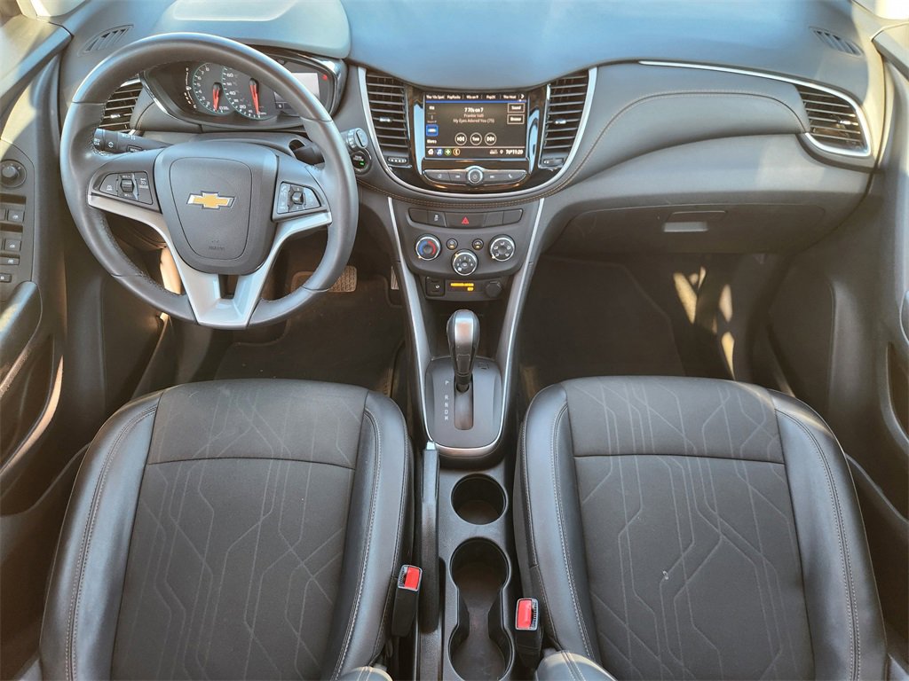 Used 2022 Chevrolet Trax LT w/ LT Convenience Package image 24
