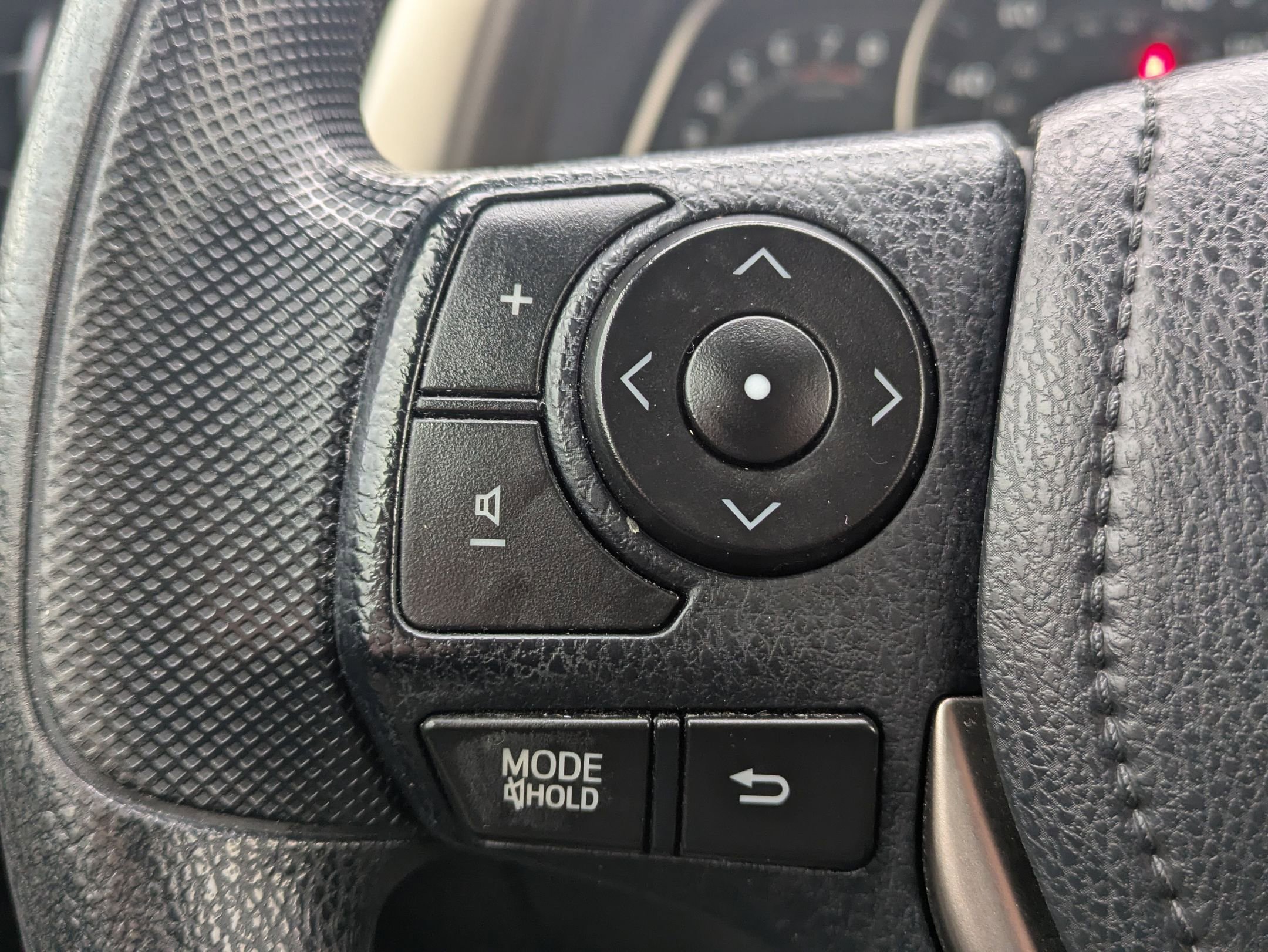 Used 2015 Toyota RAV4 LE image 14