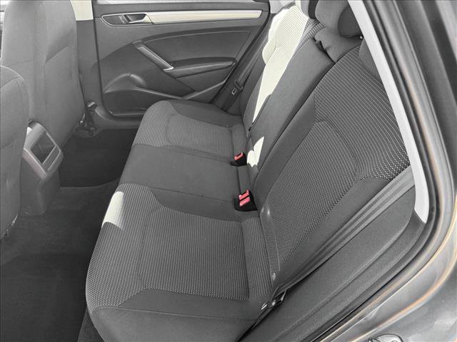 Used 2016 Volkswagen Passat 1.8T S FWD image 17