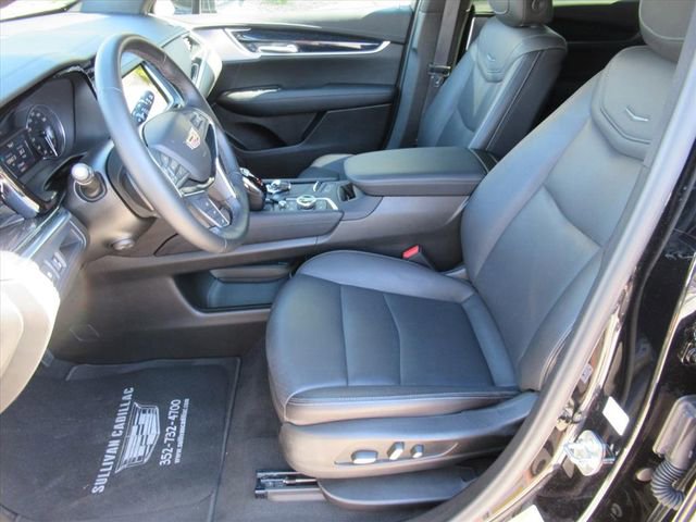 Certified 2025 Cadillac XT5 Premium Luxury FWD image 17