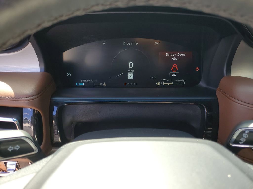 Used 2023 Lincoln Nautilus Reserve AWD/4WD image 24