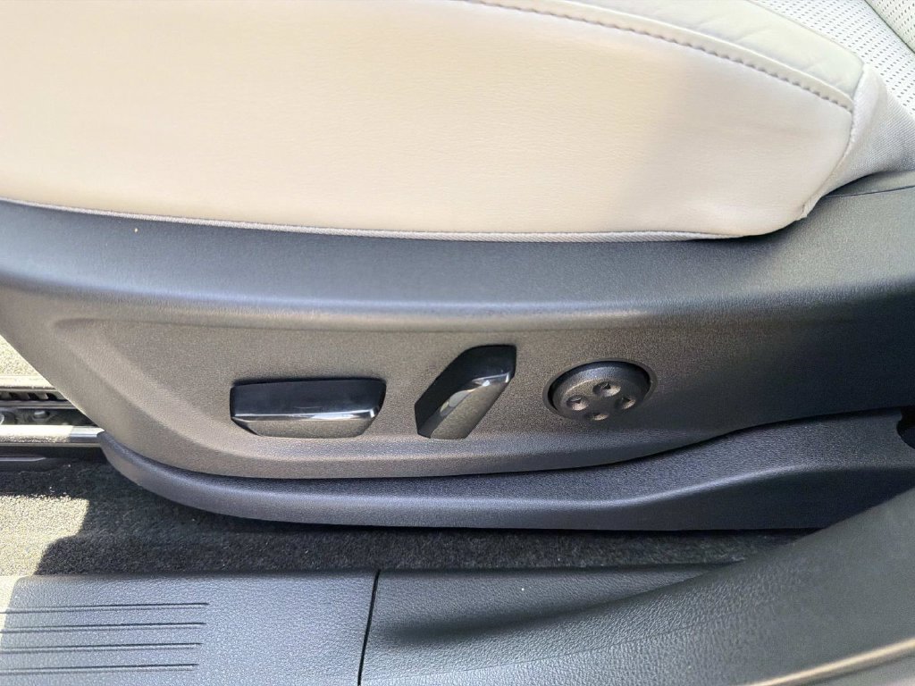 Used 2024 Nissan Ariya FWD image 22