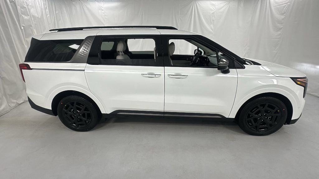 New 2026 Kia Carnival SX w/ SX Dark Edition Package FWD image 2