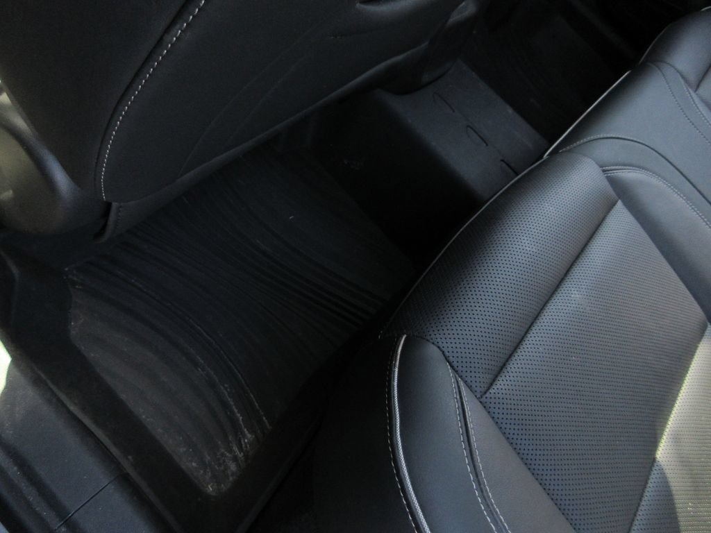 Certified 2021 Buick Envision Essence w/ Technology Package I AWD/4WD image 28