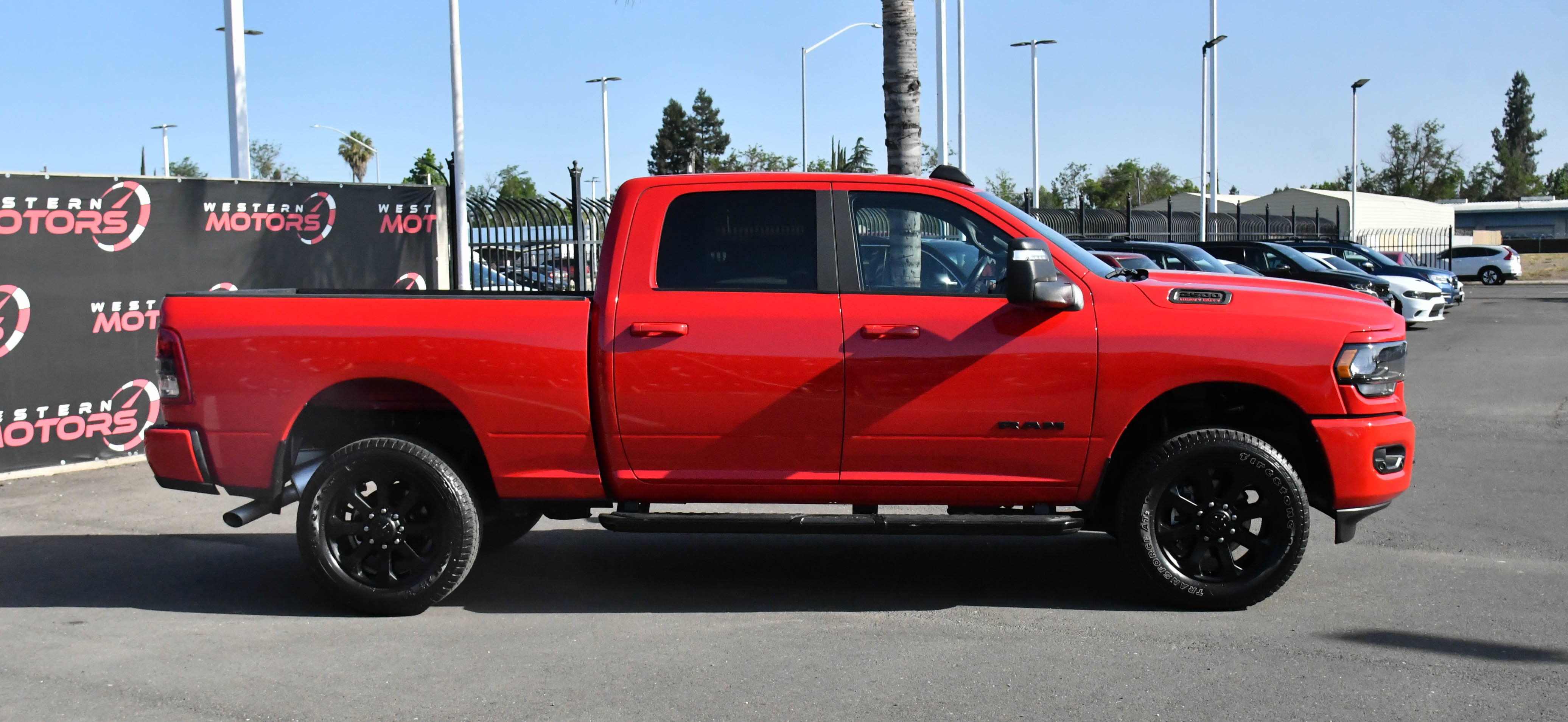 Used 2024 RAM 2500 Big Horn w/ Night Edition AWD/4WD image 9