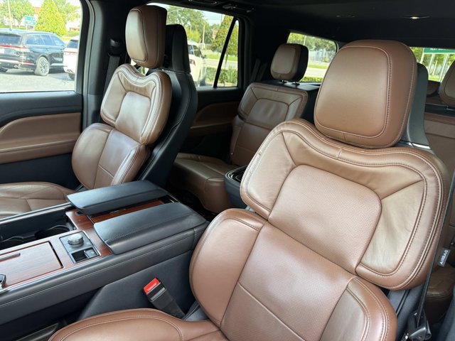 Certified 2024 Lincoln Navigator Reserve AWD/4WD image 14