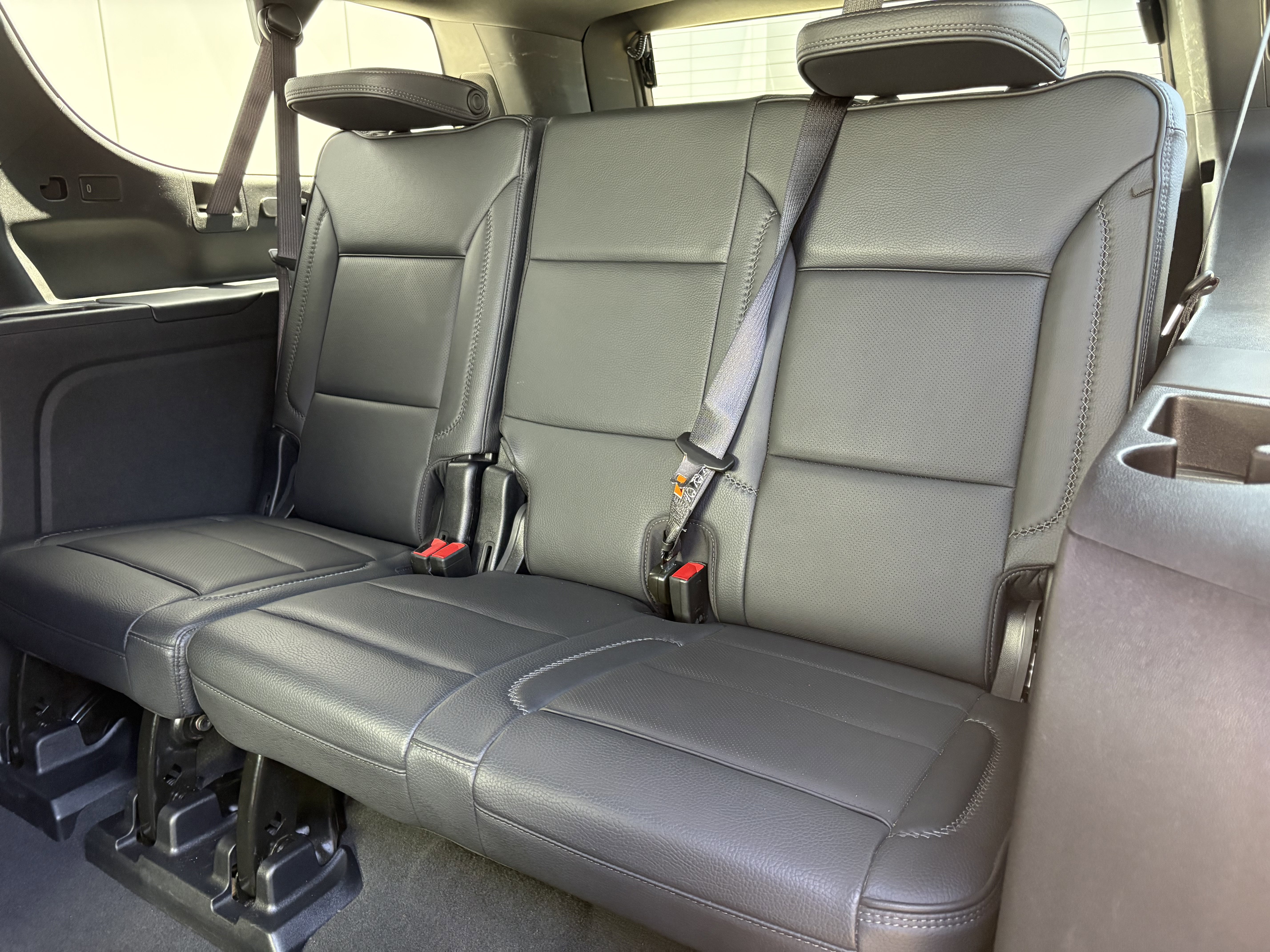 Used 2025 GMC Yukon XL Denali AWD/4WD image 14
