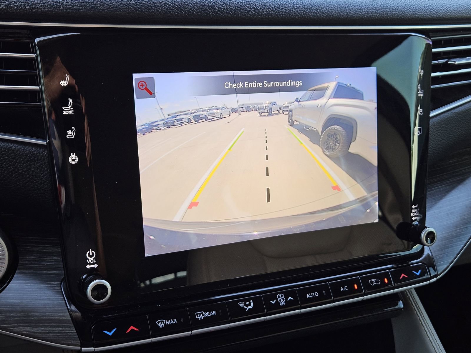 Used 2024 Jeep Wagoneer L Series II w/ Flexible Seating Group image 20